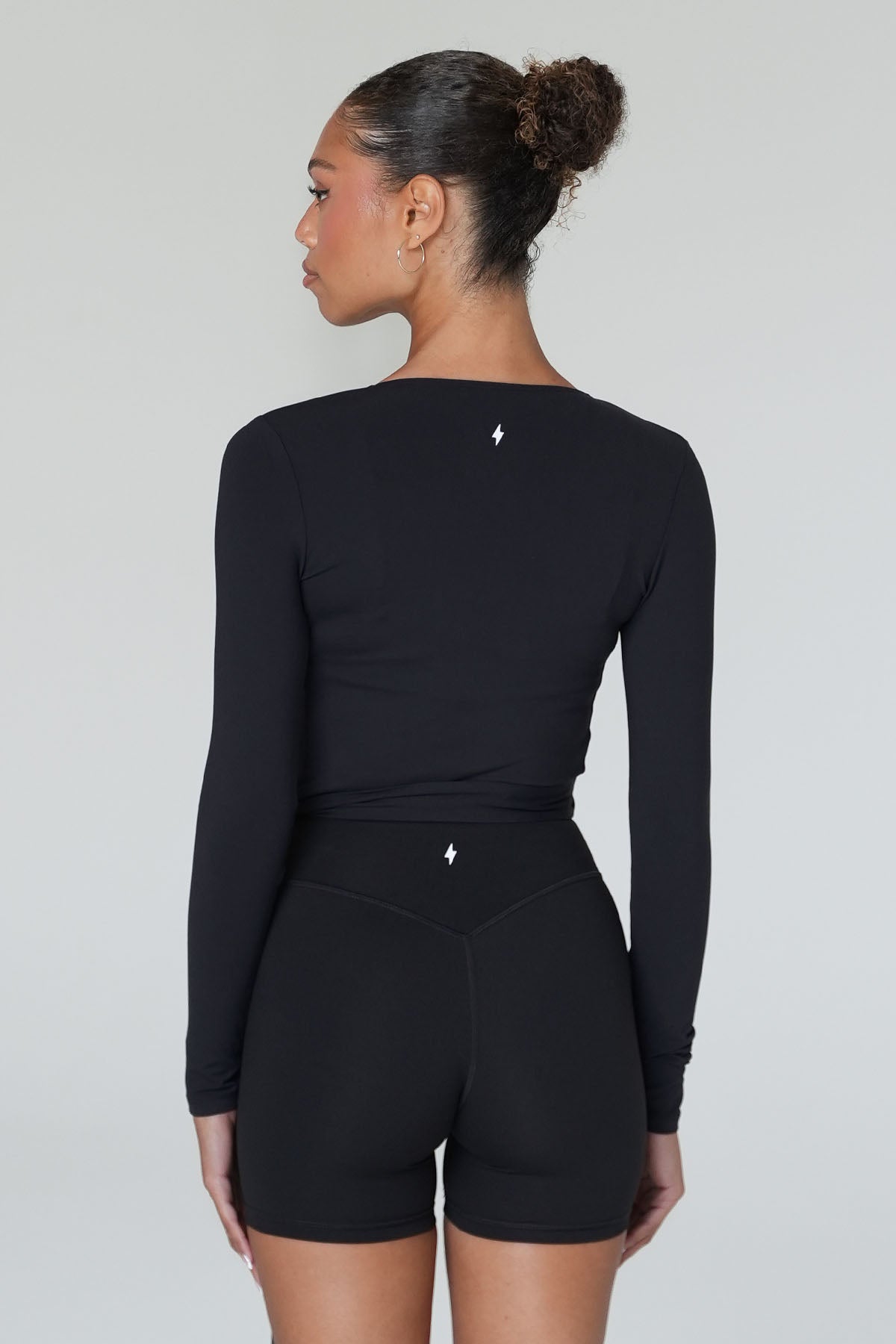 CLASSIC FIT WRAP TOP - ONYX