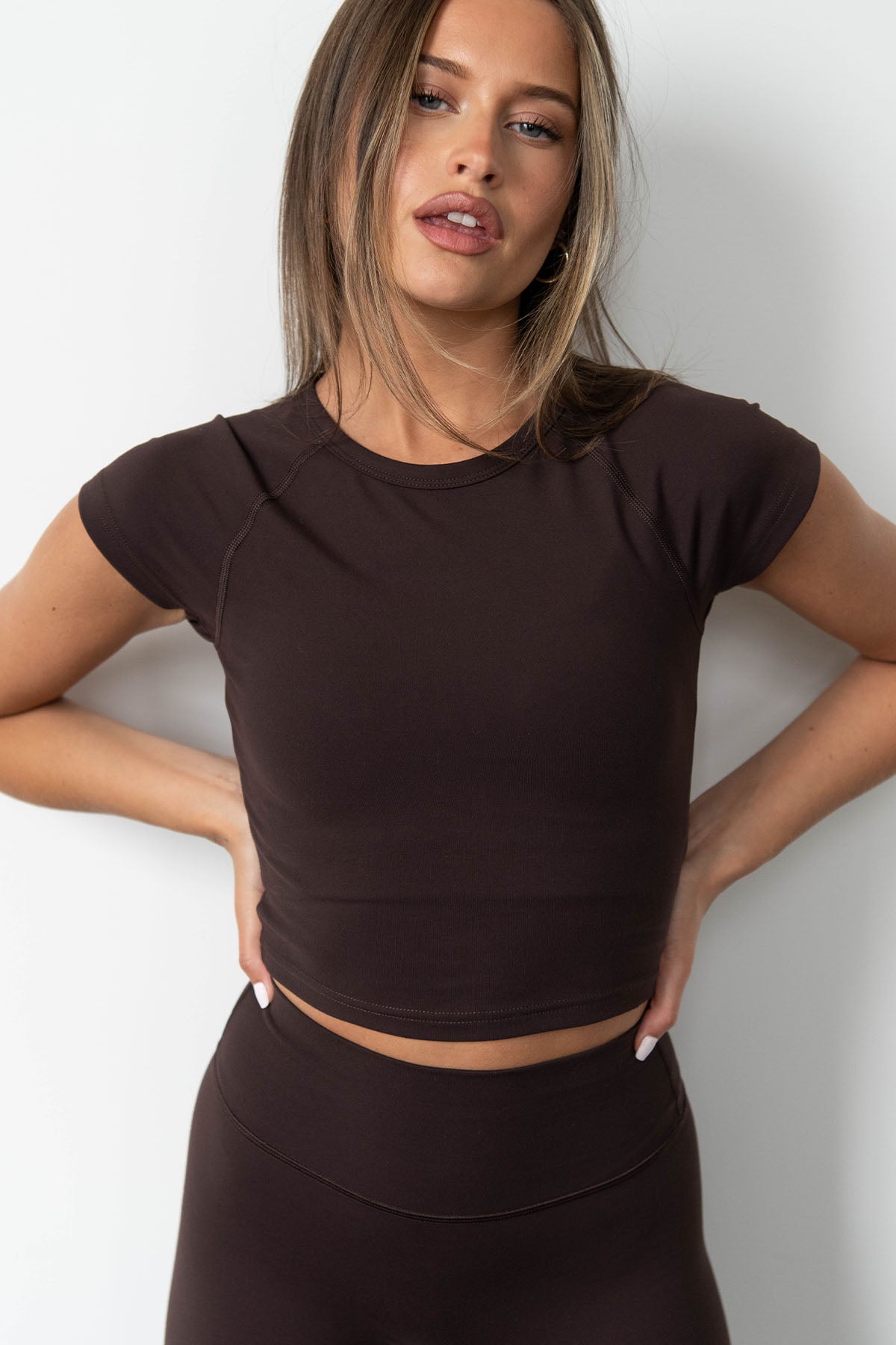 CLASSIC FIT CROPPED TEE - BLACK COFFEE